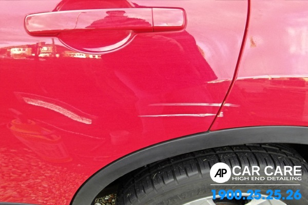 Liệu bạn có “thỏa hiệp” với bề mặt sơn xe bị trầy như thế này?